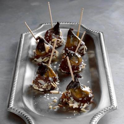 gevulde karamel van gezouten karamel en donkere chocolade vijgen