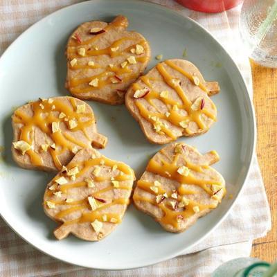 carmel drizzled apple cinnamon shortbread cookies