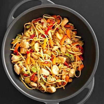 siagon sizzle chicken lo mein stir fry