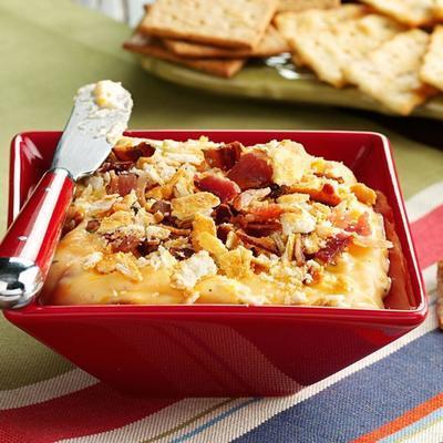 warme spek Cheddar verspreid