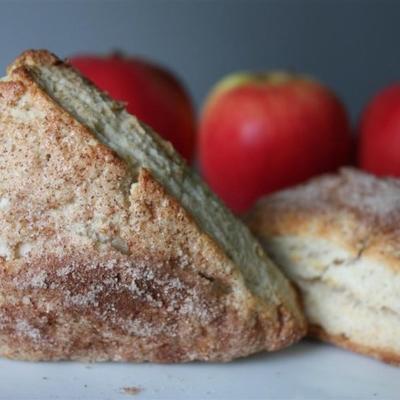 Apple scones