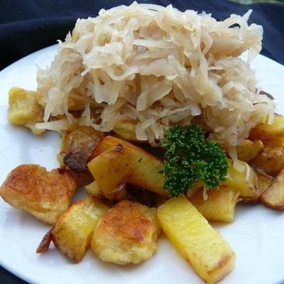 knoephla, aardappelen en zuurkool