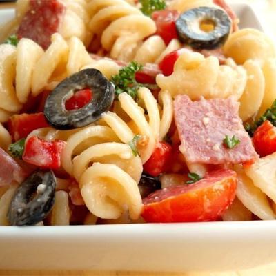 salami minnaar Italiaanse pastasalade