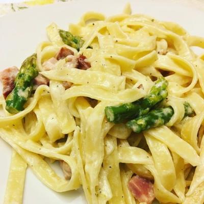 fettuccine met ham en asperges