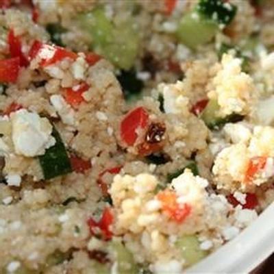 Couscous en komkommersalade