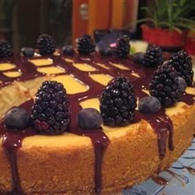 witte chocolade cheesecake met witte chocoladesaus