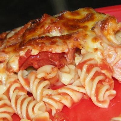 pasta met tomaat en spek bakken