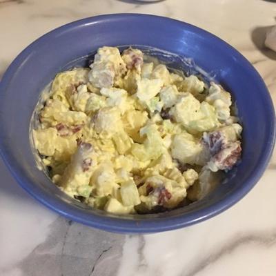 nieuwe rode aardappelsalade