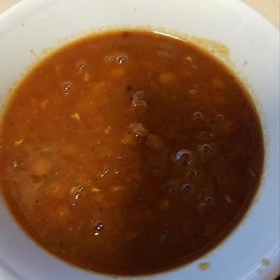 pittige tomaat en linzensoep