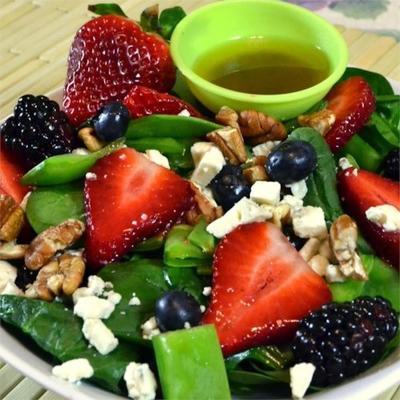 sugar snap pea and berry salad