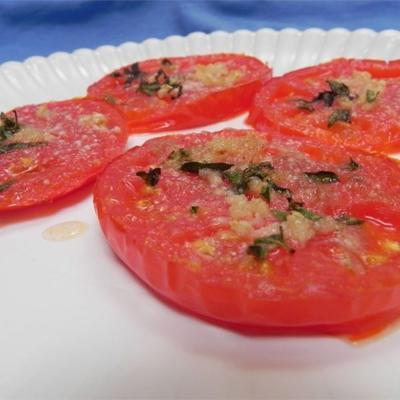 Italiaanse nutthouse broiled tomaten