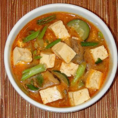 Koreaanse tofu en groentesoep