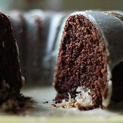 chocolate macaroon tunnel cake