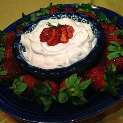 romige aardbeienfruit dip