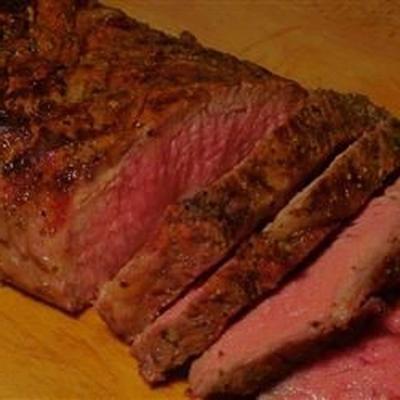 gegrilde tri-tip met oregon kruidenwrijven