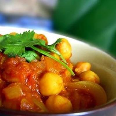 cholay (curried chickpeas)