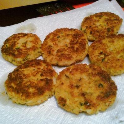 crabless chicken cakes