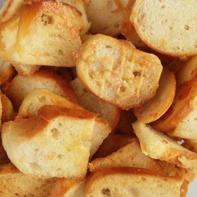 zout en knoflook bagel chips