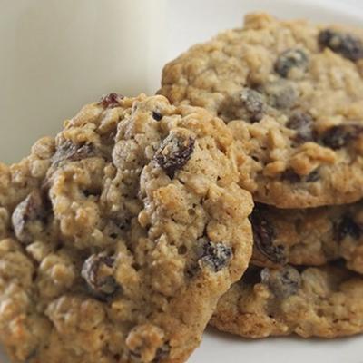 knapperige havermout raisin cookies