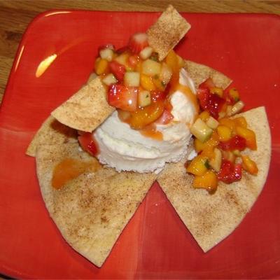 tortilla-ijscoupe met geslagen mango salsa