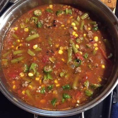 slow cooker veggie-beef soup met okra