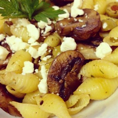pasta met olijven en feta