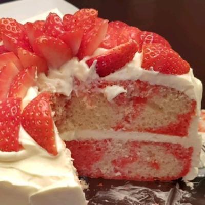 aardbeien marmeren cake