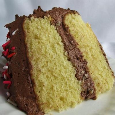 gele cake gemaakt vanaf het begin