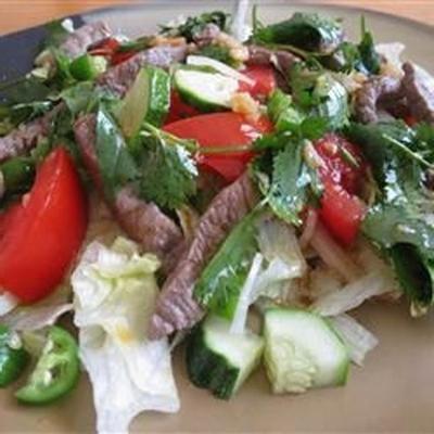 Thaise salade van gegrild rundvlees