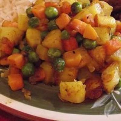 Indiase wortelen, erwten en aardappelen
