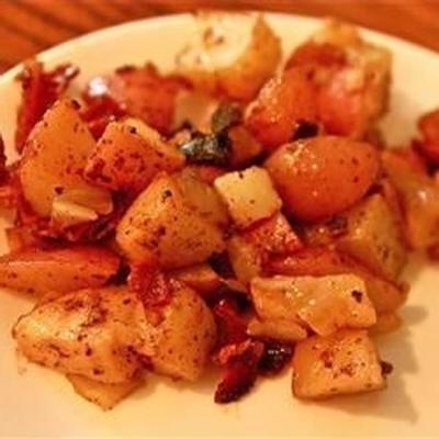 homefried aardappelen met knoflook en spek