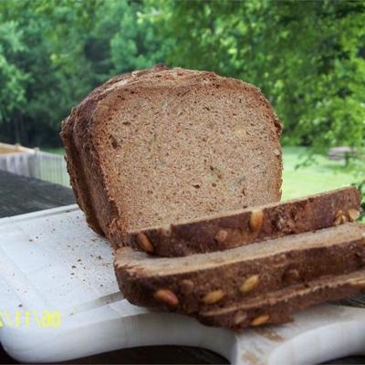 pompoen en zonnebloempittenbrood