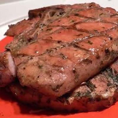 sappige gegrilde hickory varkenskarbonades