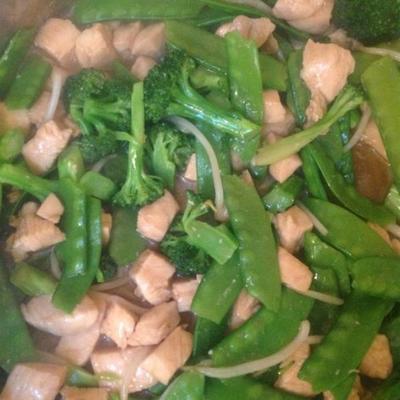 kip en Chinese groenten-roerbak