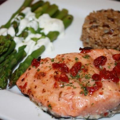 zongedroogde tomaat ceder plank zalm