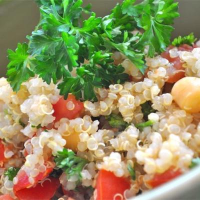 quinoa met kikkererwten en tomaten