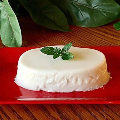 haupia (hawaiian coconut pudding)