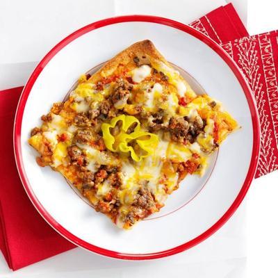 cheeseburger pizza