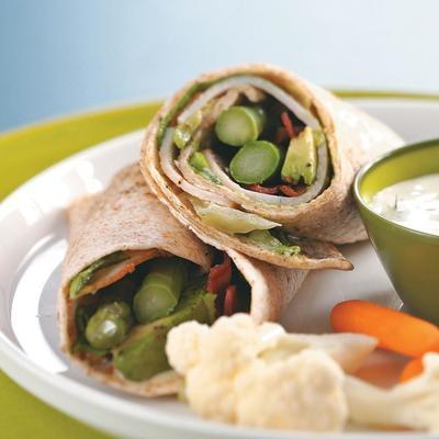 hartige kalkoenwraps met ahorn-mosterddressing