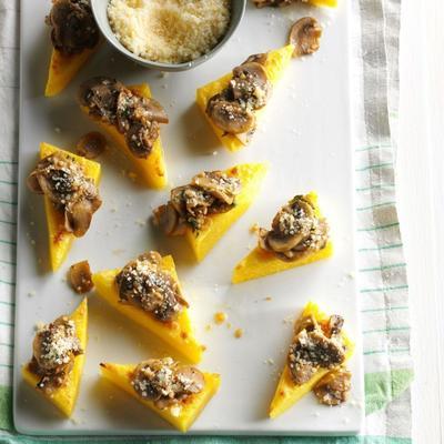 polenta-lepeltjes met gekarameliseerde champignons