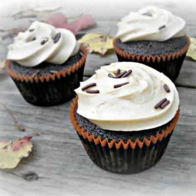 chocolade cupcakes met karamel glazuur