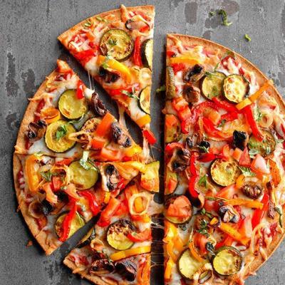 gegrilde vegetarische pizza