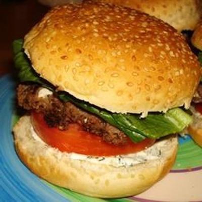 zomer feta hamburger met gastronomische smeerkaas