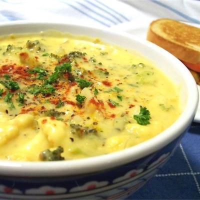 tim perry's soup (creamy curry bloemkool en broccoli soep)