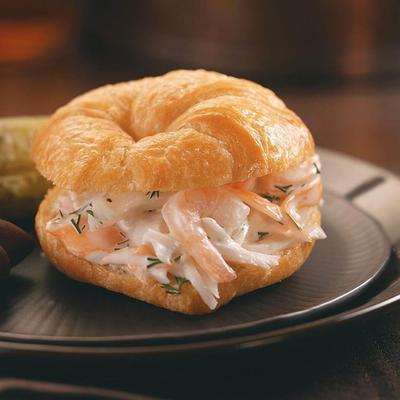 mini-kreeft en garnalensla croissants