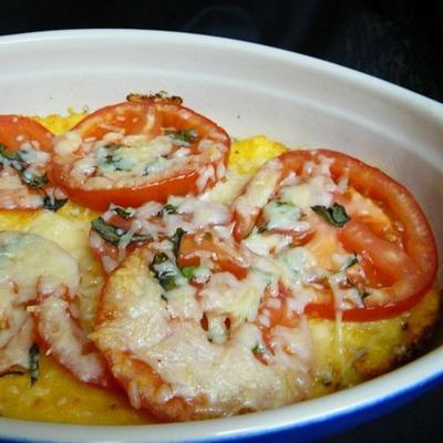 gebakken polenta met verse tomaten en parmezaanse kaas