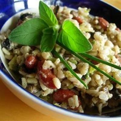 gekruide rijst en pittige zwarte bonensalade