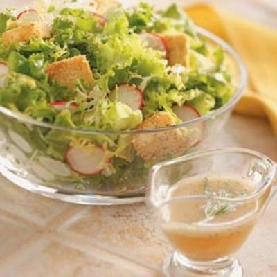 gemengde groentesalade met dragon dressing