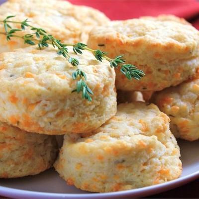 cheddar-tijm schilferige koekjes