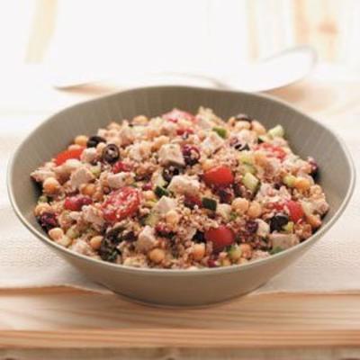 bulgur-kalkoensalade met cranberry vinaigrette